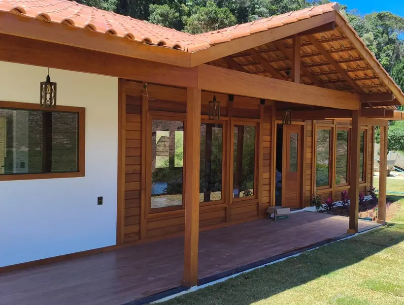 Casa de madeira no litoral do ES: cuidados na escolha do modelo