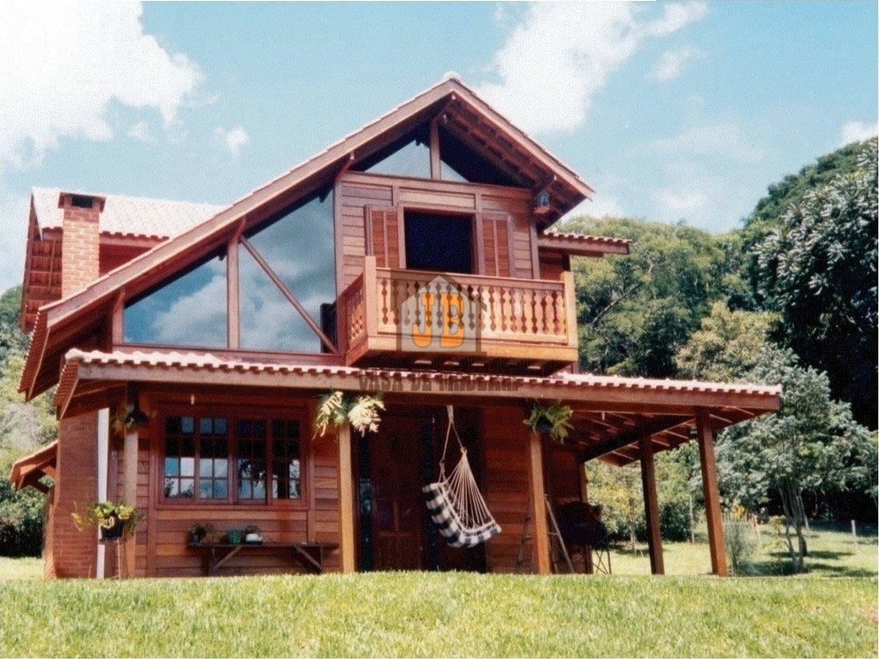 Casa de Madeira – Itaperuna-RJ – 138 m²